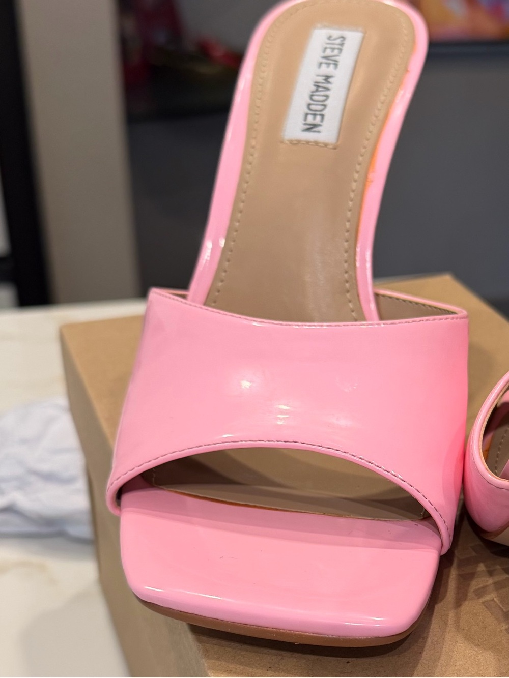 π Steve Madden Signal Pink Patent Heels - Picture 8 of 17